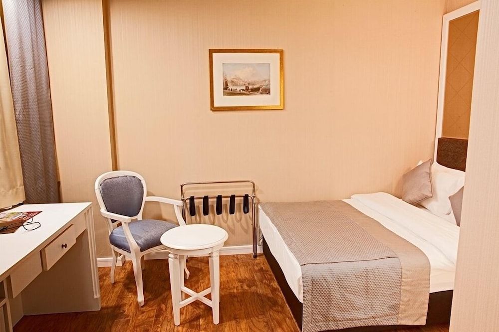 Seres Hotel Economy Room