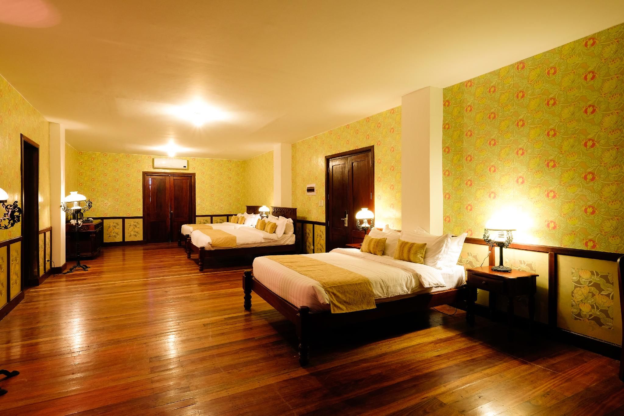 Standard Room for 6 People