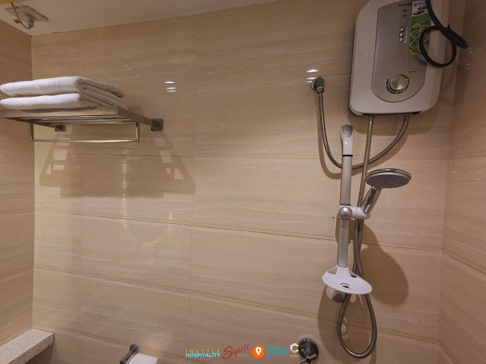 Pacific Park Hotel Superior Room 4