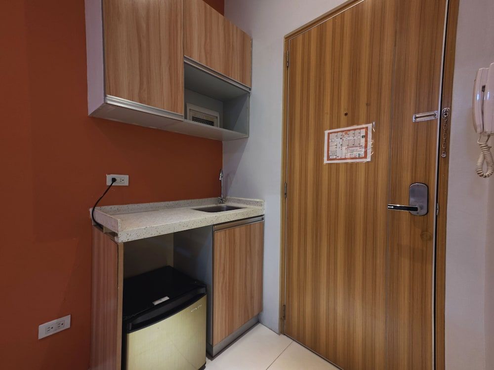 Pacific Park Hotel Deluxe Twin Room 5