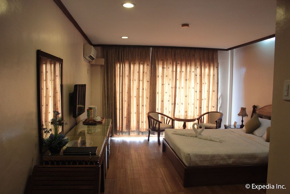 Vista Marina Hotel and Resort Corporate Deluxe Room 3