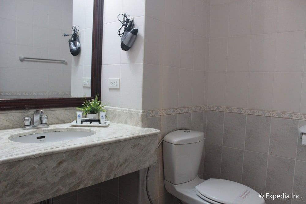 Vista Marina Hotel and Resort Corporate Deluxe Room 6