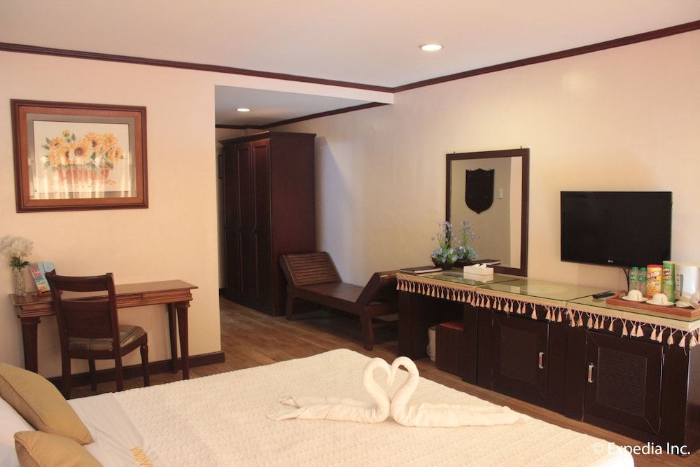 Vista Marina Hotel and Resort Corporate Deluxe Room 8