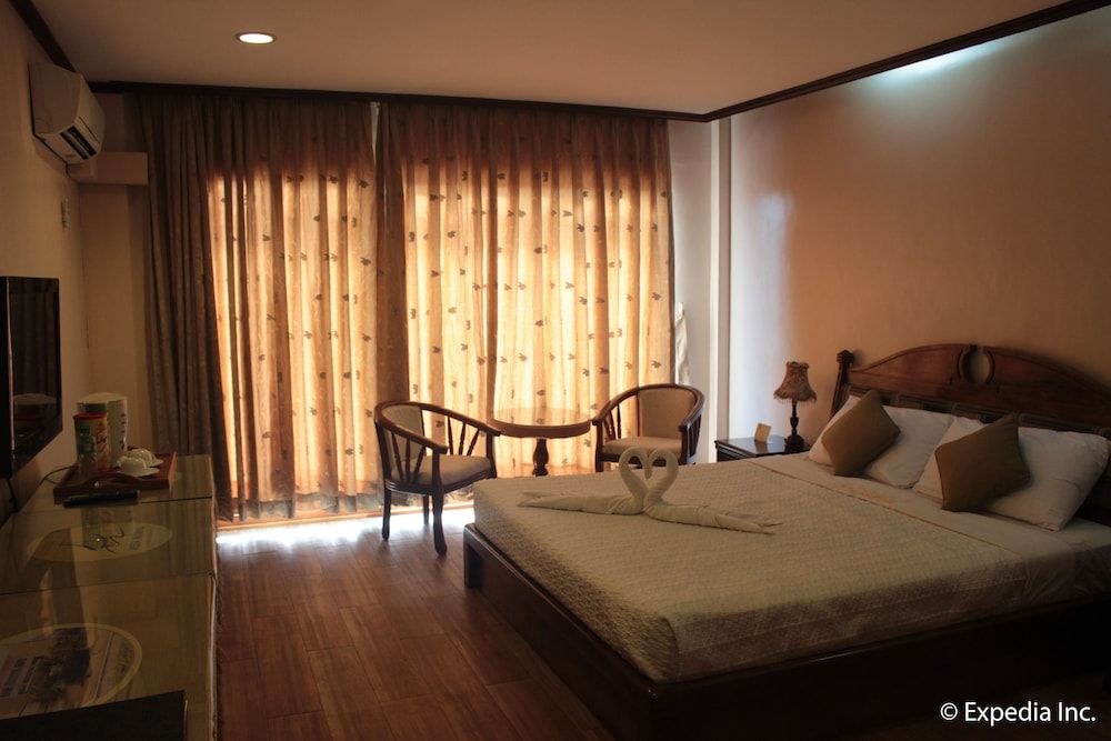 Vista Marina Hotel and Resort Corporate Deluxe Room 2