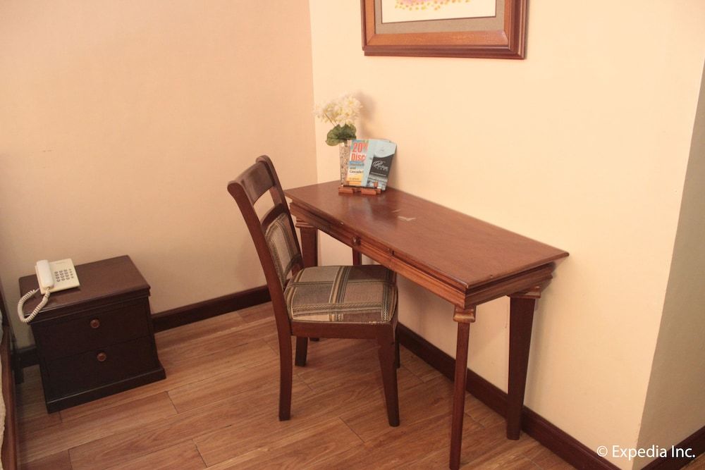 Vista Marina Hotel and Resort Corporate Deluxe Room 11