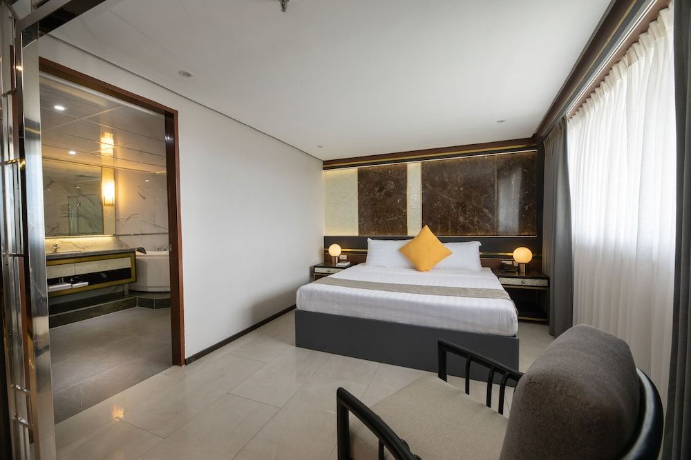 Star Plaza Hotel Presidential Room 2