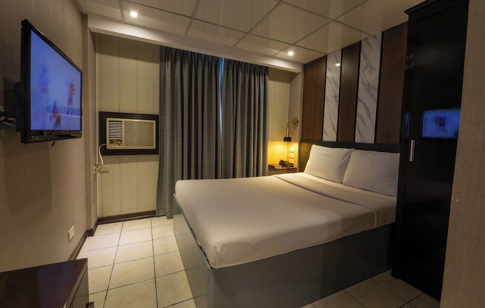 Star Plaza Hotel Standard Double Room, River View 2