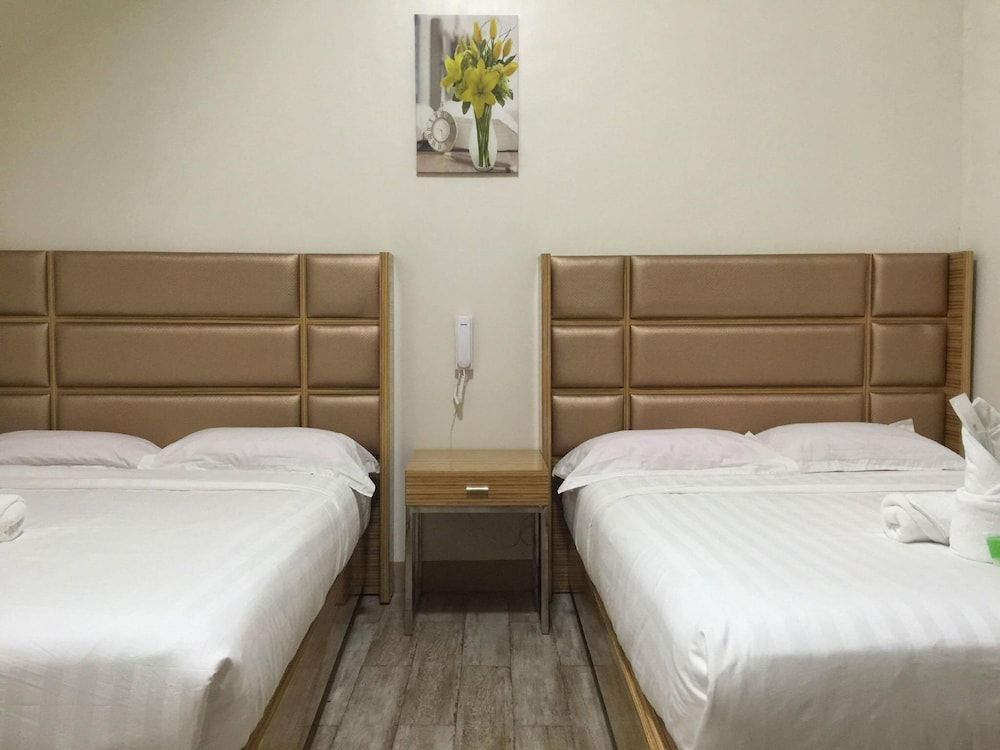 Meaco Hotel - Solano Family Room 2