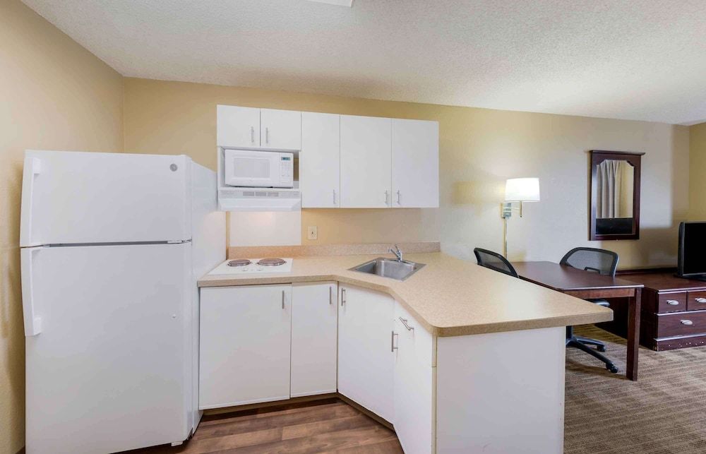 Extended Stay America Suites Orange County Huntington Beach Studio, 1 King Bed, Non Smoking 5