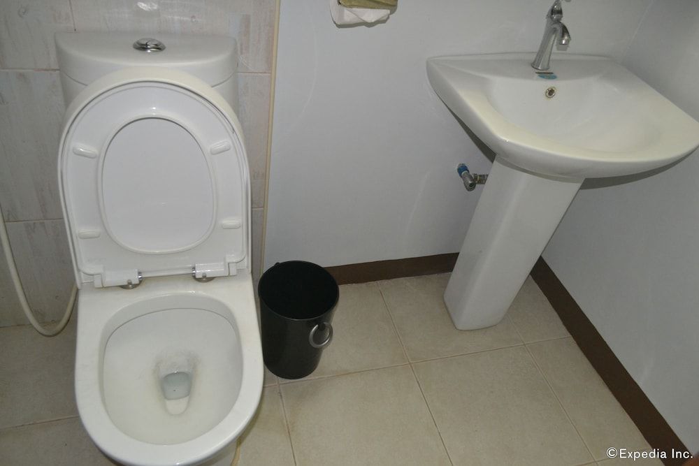 Delle Suites Standard Single Room 5