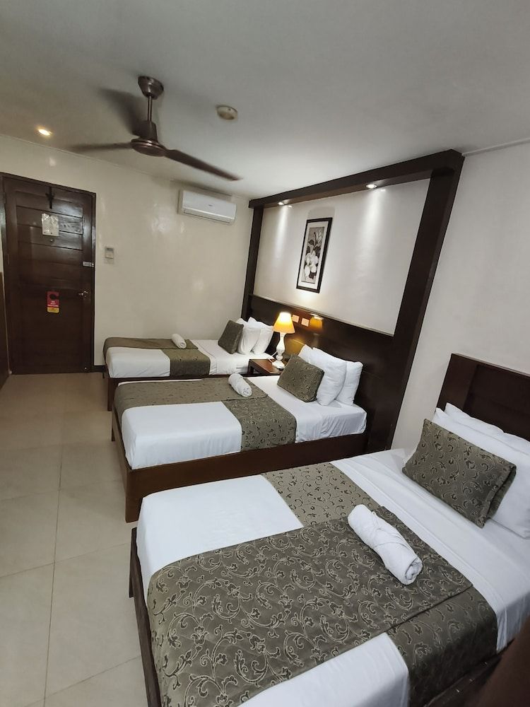 Delle Suites Superior Triple Room 3