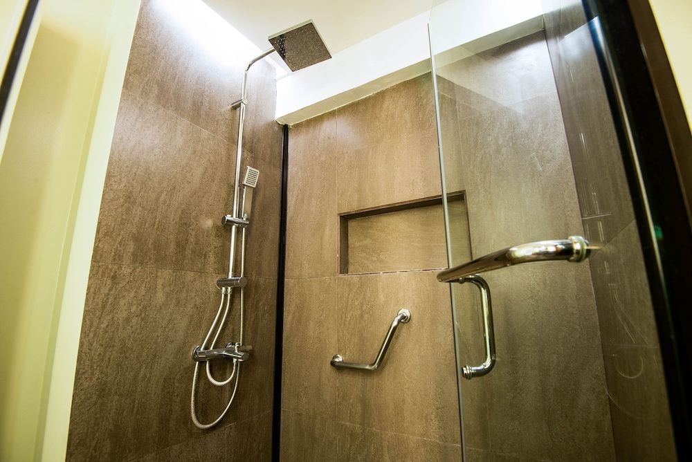 Ariana Hotel Executive Room 4