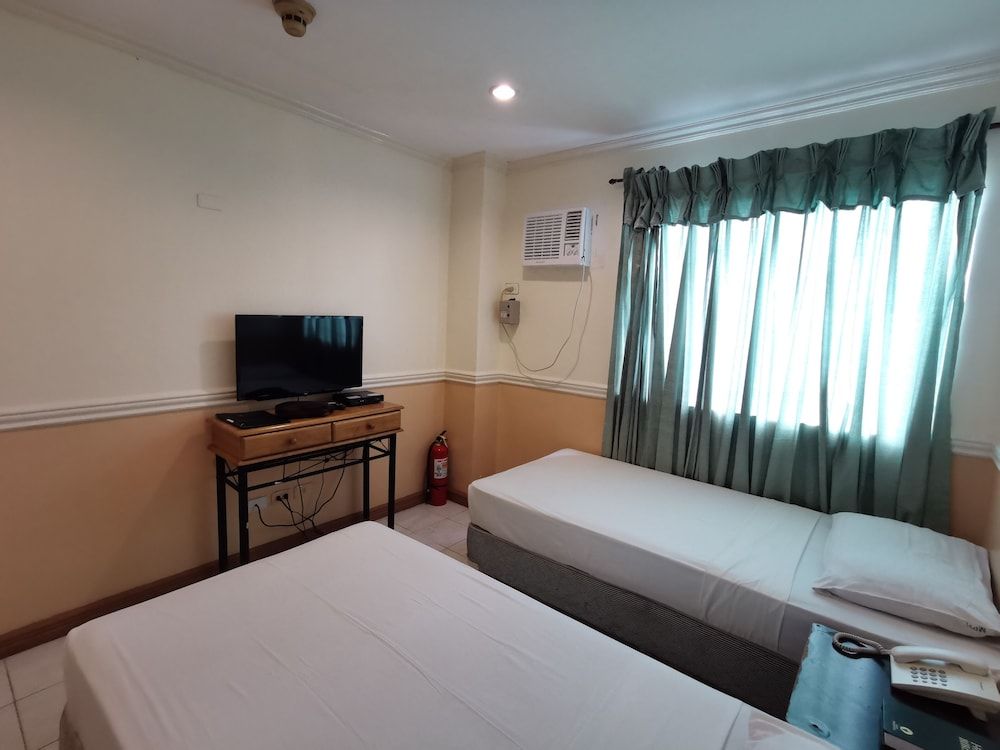 undefined Metro Park Hotel Cebu City 6