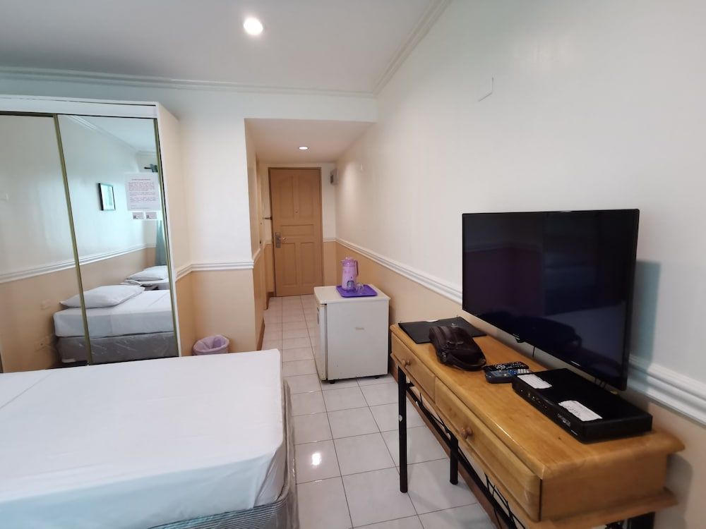 undefined Metro Park Hotel Cebu City 8