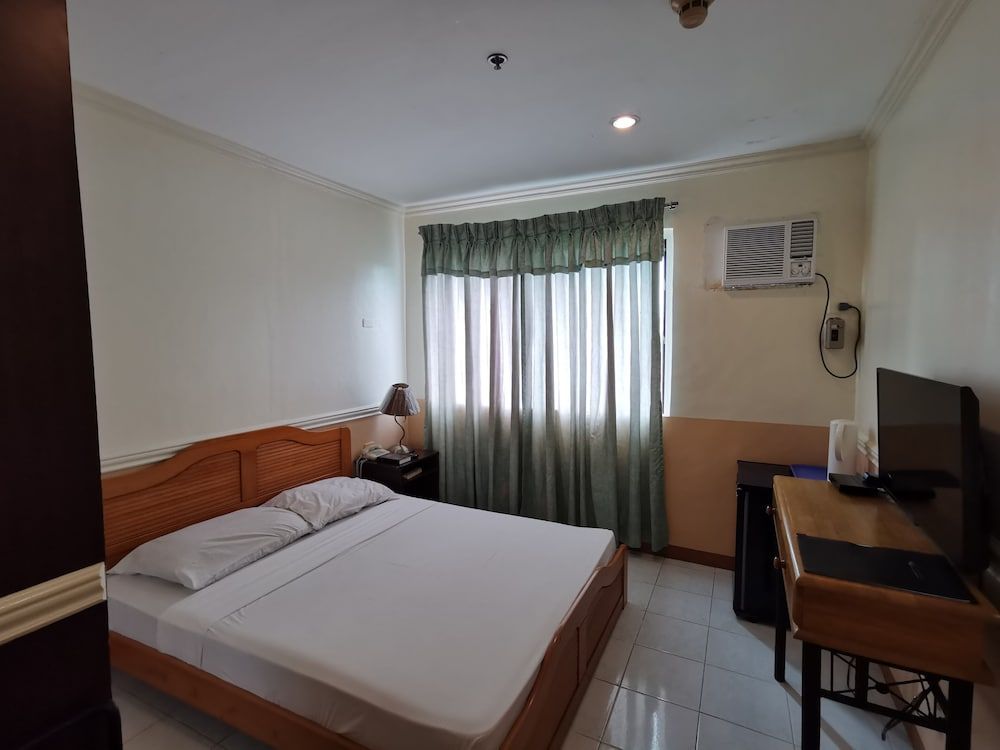 undefined Metro Park Hotel Cebu City 2