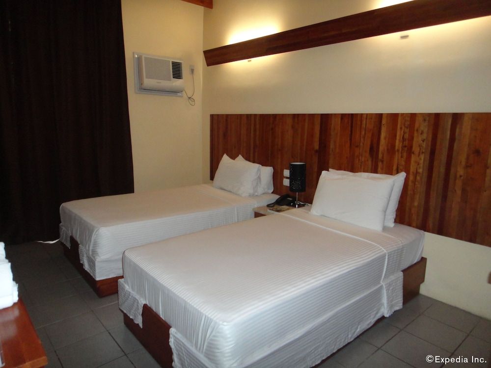 Tsai Hotel and Residences Standard Twin Room 3