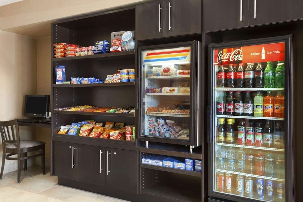 undefined Howard Johnson by Wyndham San Diego Sea World 10