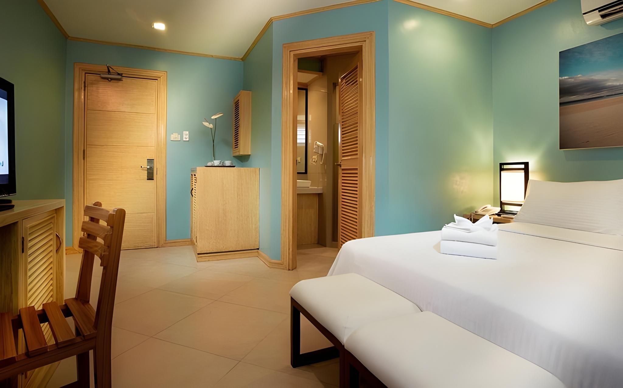 undefined Shore Time Hotel 8