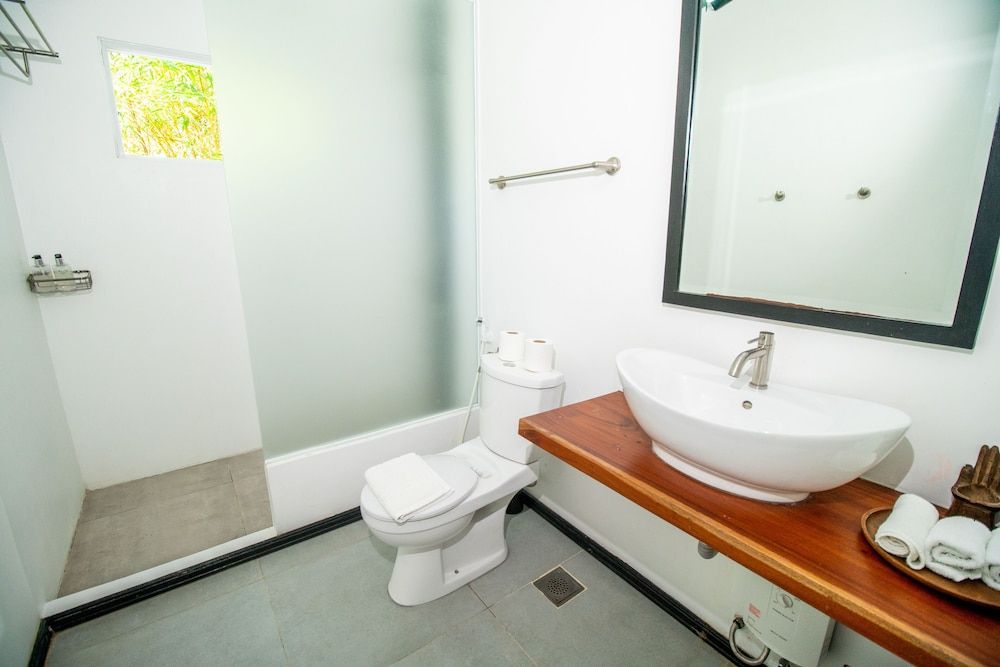 Blanco Beach Resort Deluxe Double Room, 1 Bedroom, Sea View 6