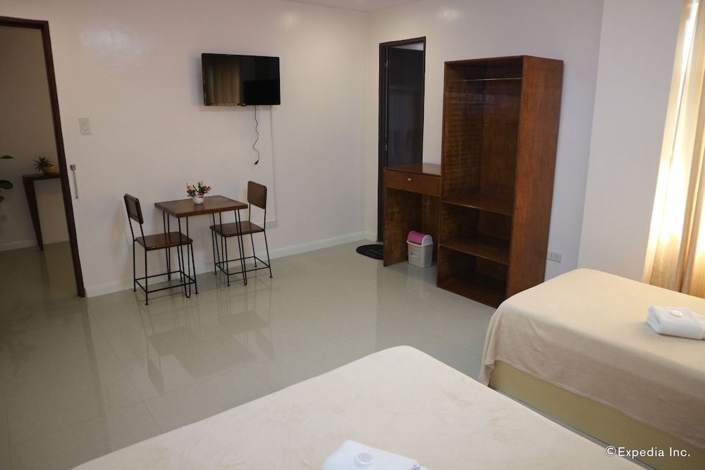 La Trinidad Pension House Deluxe Room 2