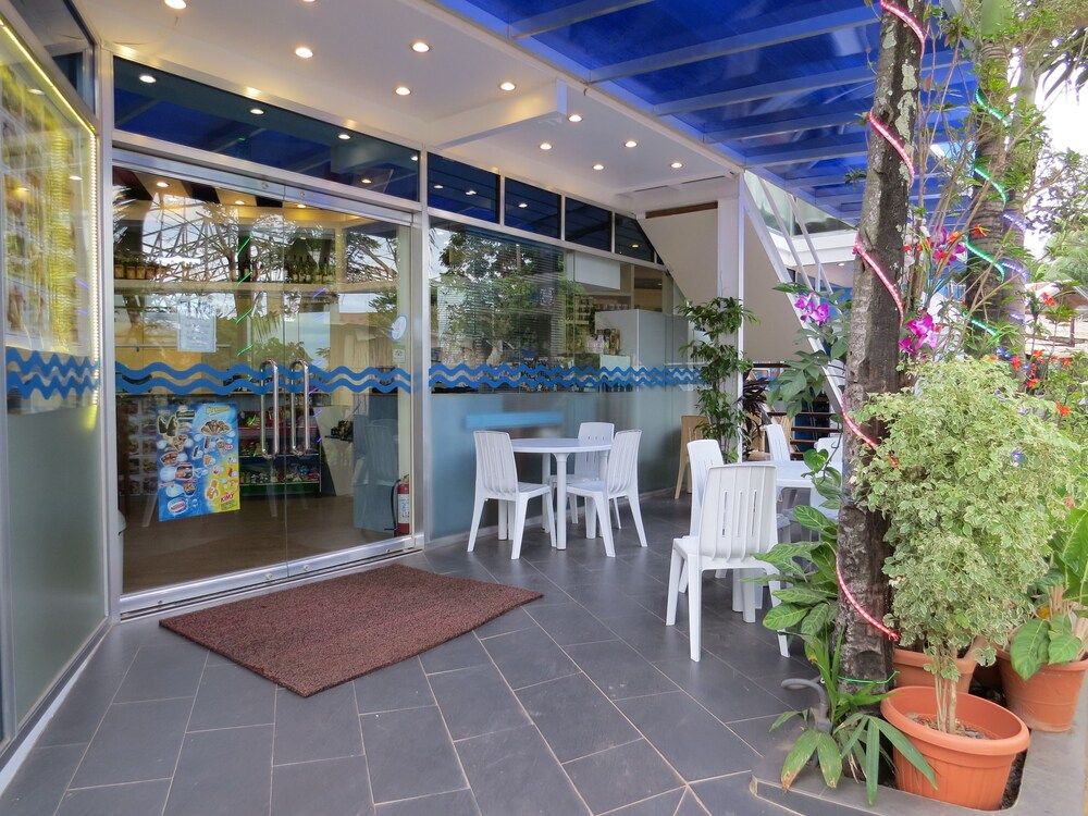 undefined Alon Travelers Lodge 6