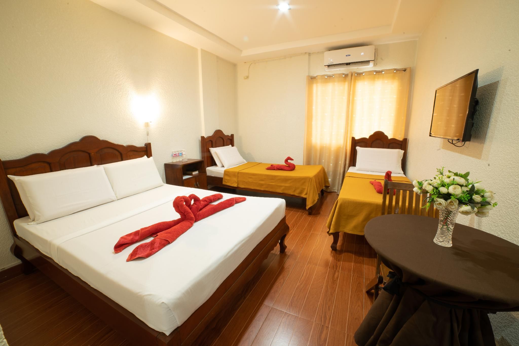 Casanas Suites Quadruple Room - Non-Smoking