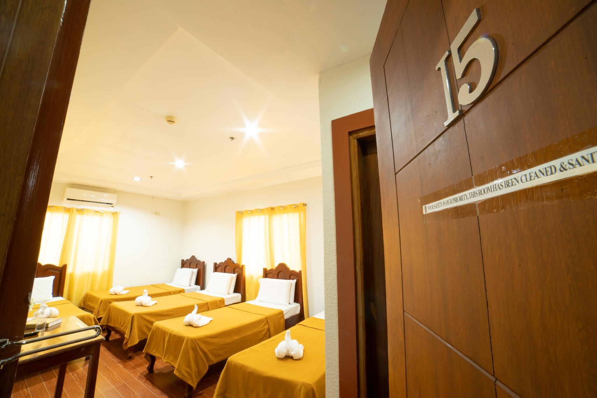 Casanas Suites Quintuple Room 2