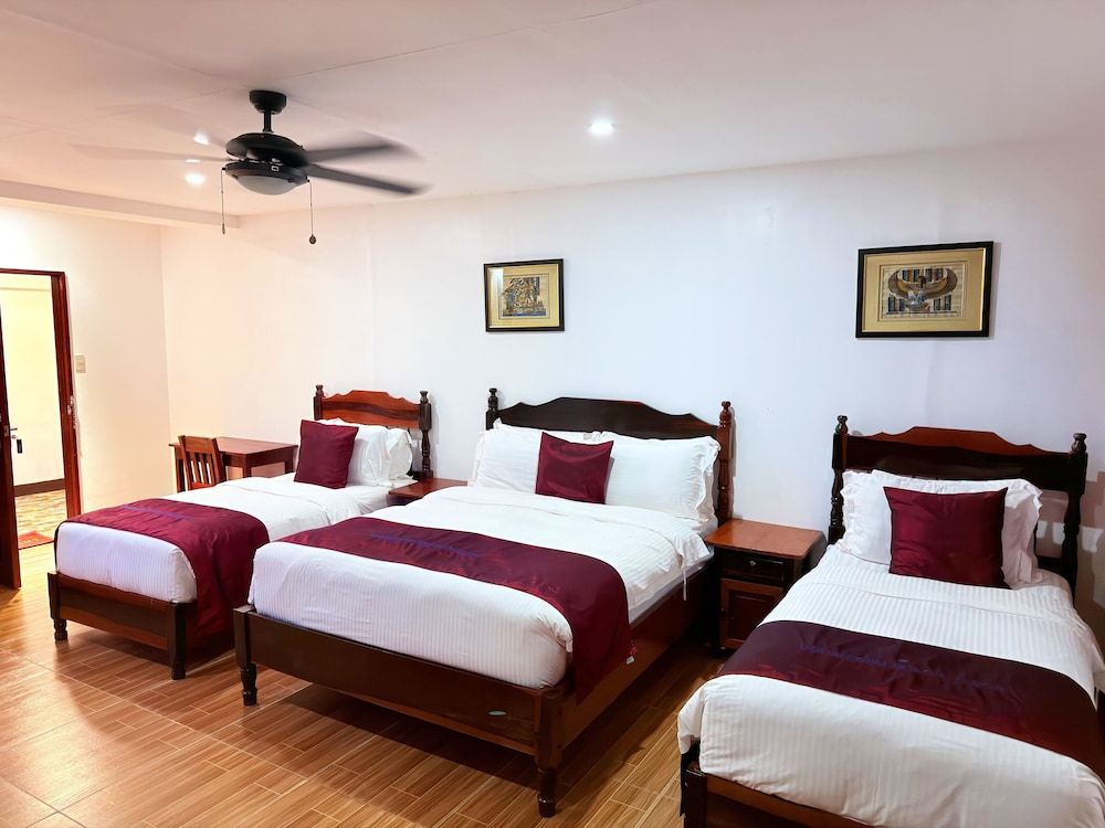 Doublegem Beach Resort and Hotel Oceanview Family Room 1 Queen and 2 Single Beds 5