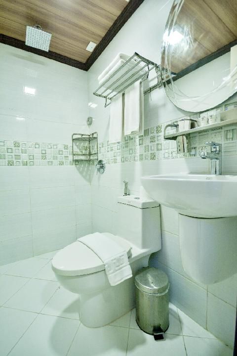 undefined Diamond Water Edge Resort 9