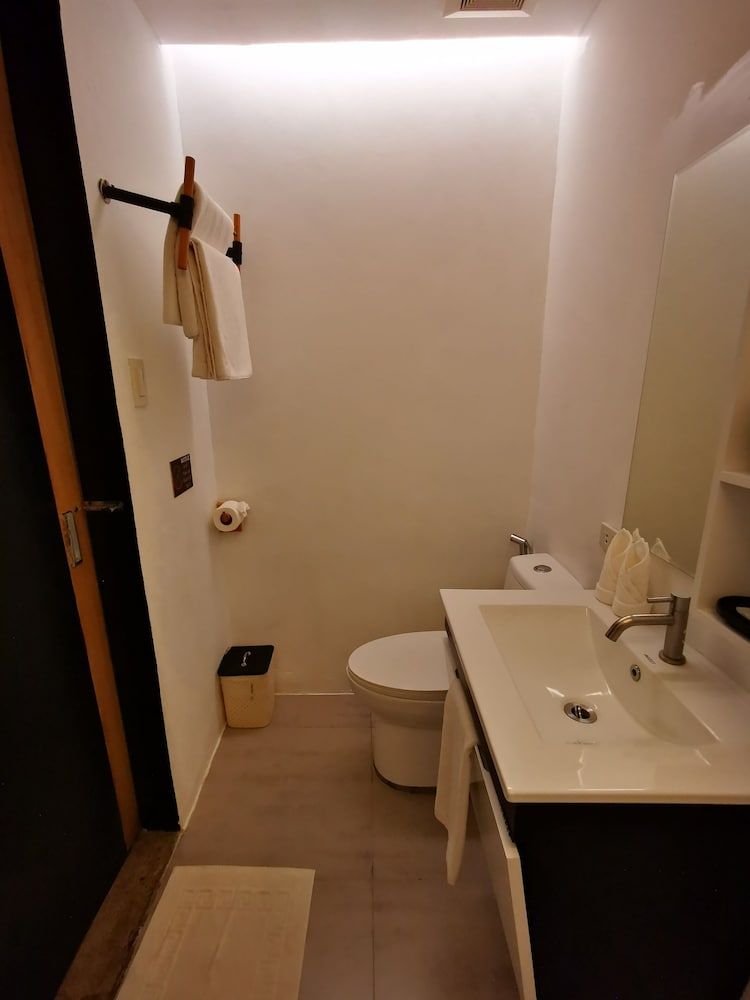 Urban Boutique Hotel Standard Room 6