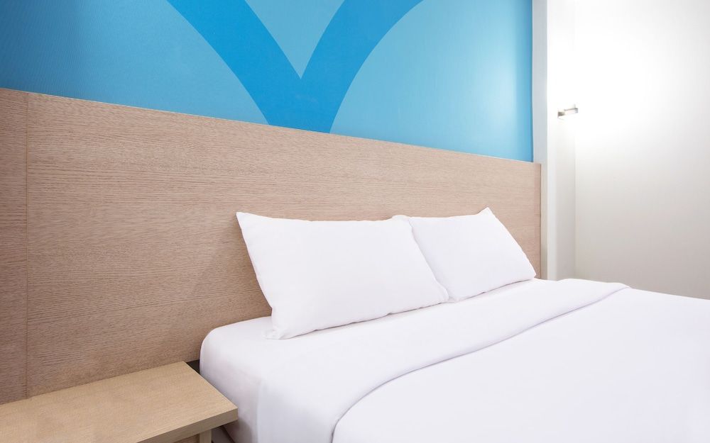 undefined Hop Inn Hotel Makati Avenue 8