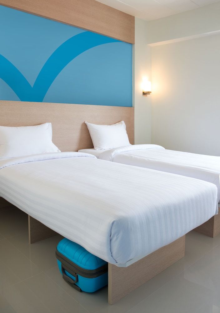 undefined Hop Inn Hotel Makati Avenue 8