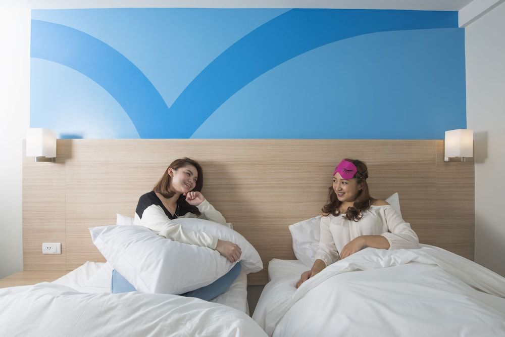 undefined Hop Inn Hotel Makati Avenue 5