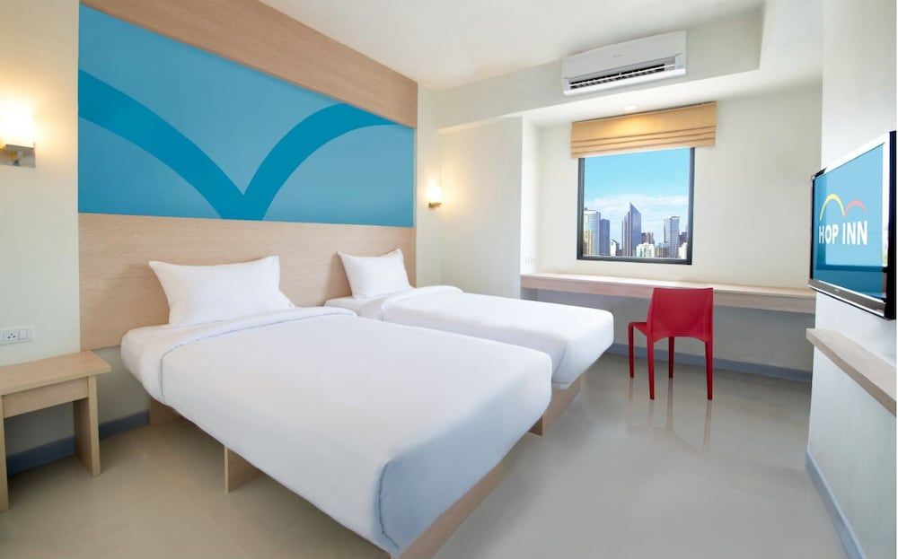 undefined Hop Inn Hotel Makati Avenue