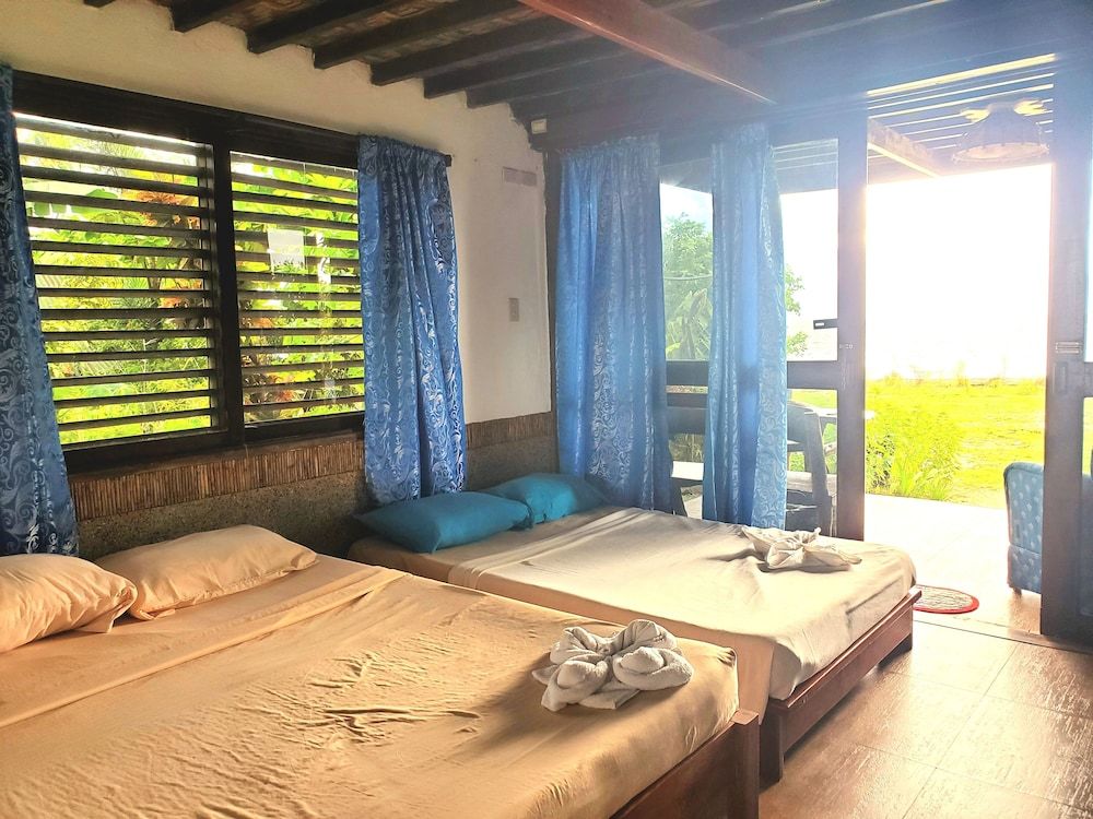 Patrick's on the Beach Executive Beach Front Cottage 3