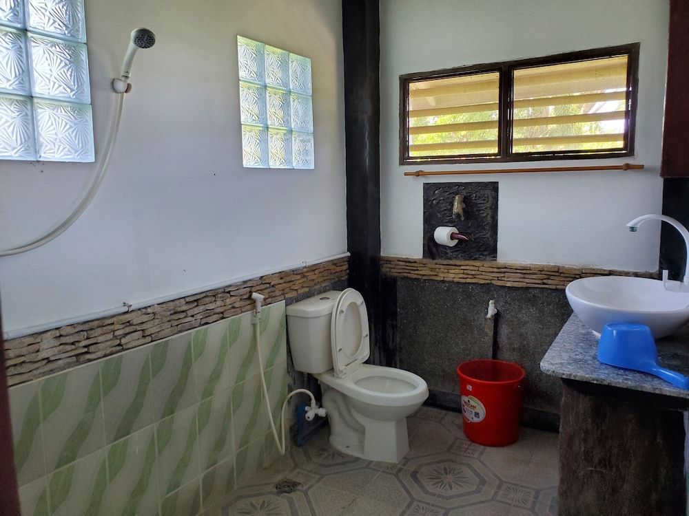 Patrick's on the Beach Executive Beach Front Cottage 8