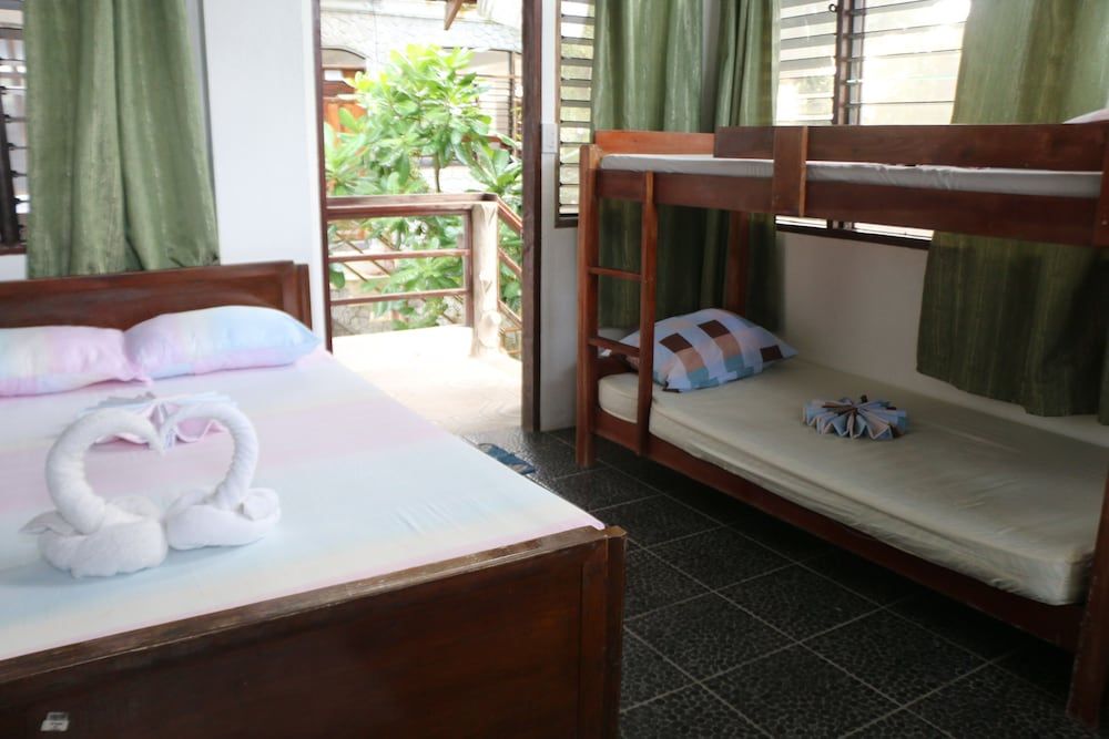 Patrick's on the Beach 1 Bedroom Family Accommodation 3