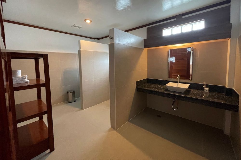 Verde View Villas Junior Room 6