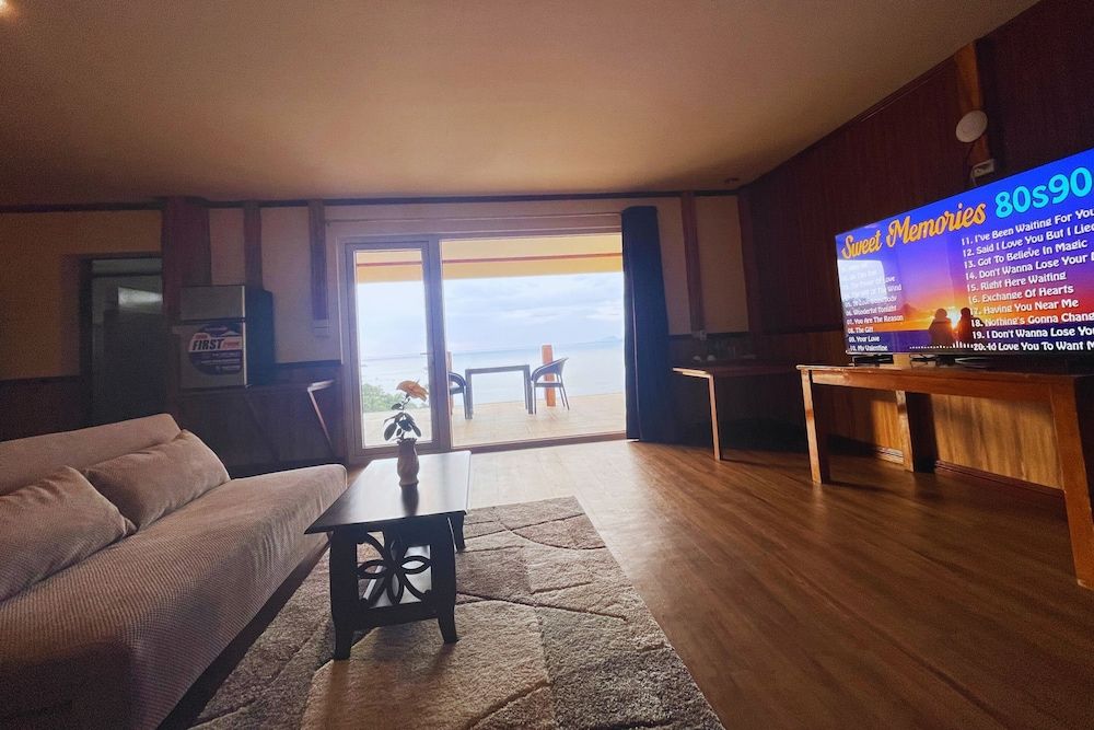 Verde View Villas Junior Room 8