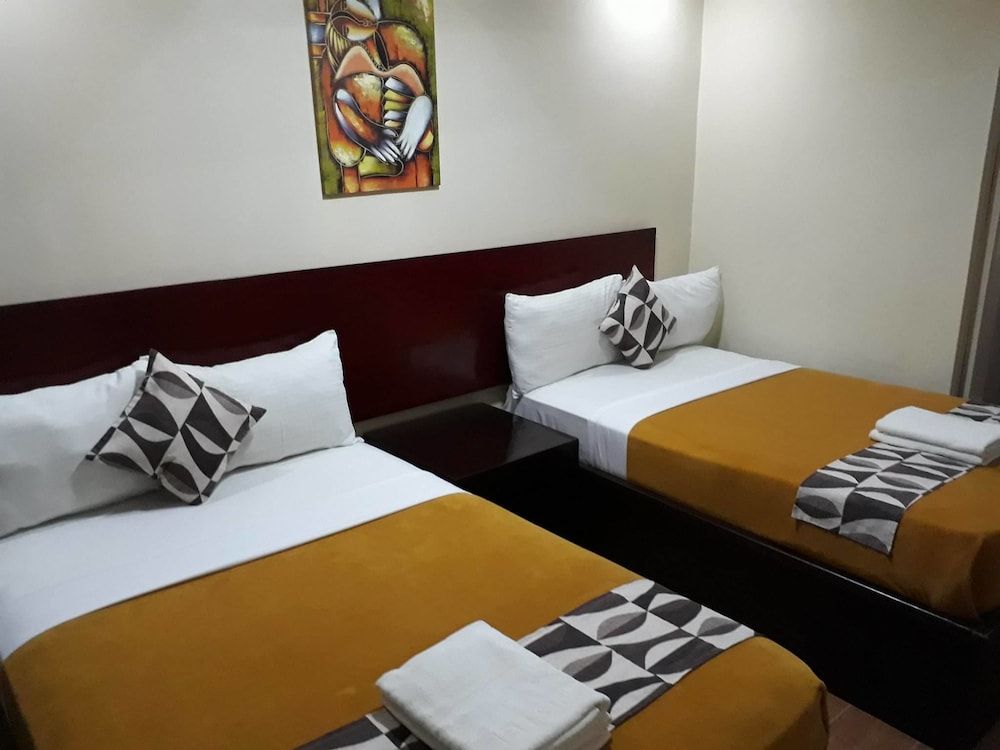 Rovic's Tourist Hotel Quadruple Deluxe