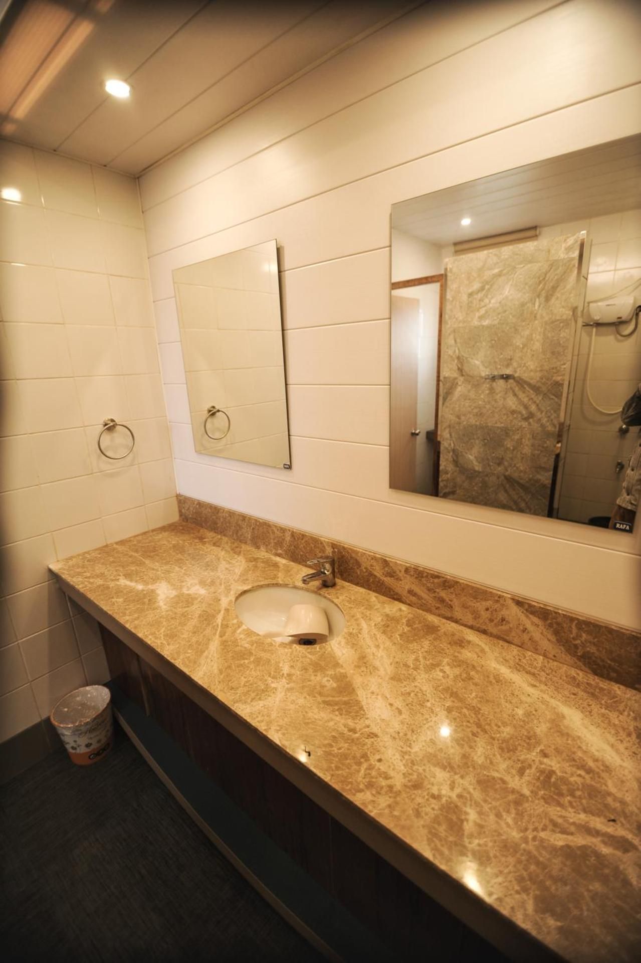 Pine Breeze Cottages Presidential Suite 3