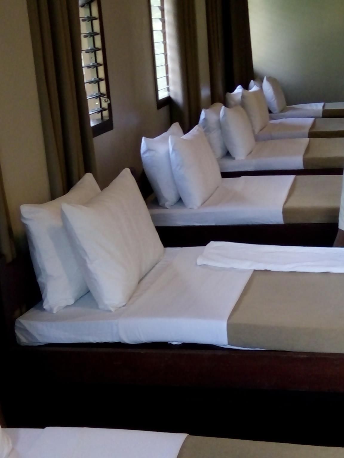 Sheridan Organic Farm and Eco Village Dormitory Room - Mixed