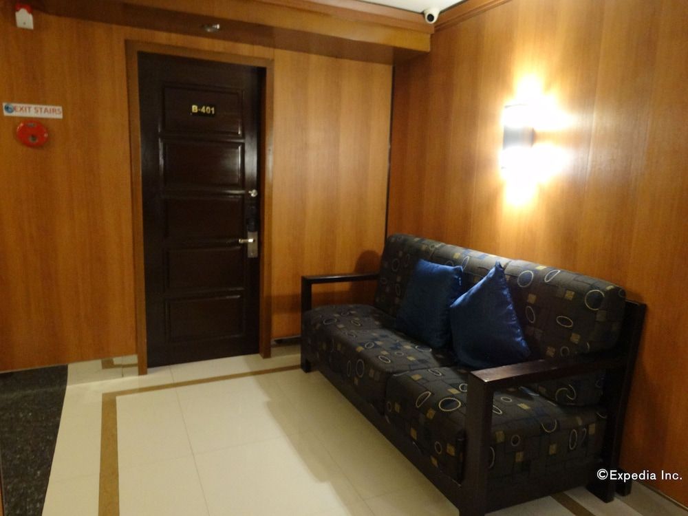 Blueberry Tourist Hotel Deluxe Queen Room 3