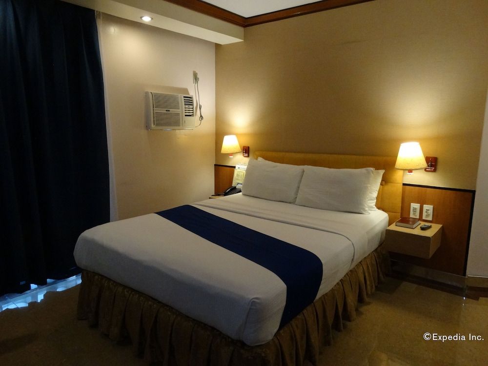 Blueberry Tourist Hotel Deluxe Queen Room 2