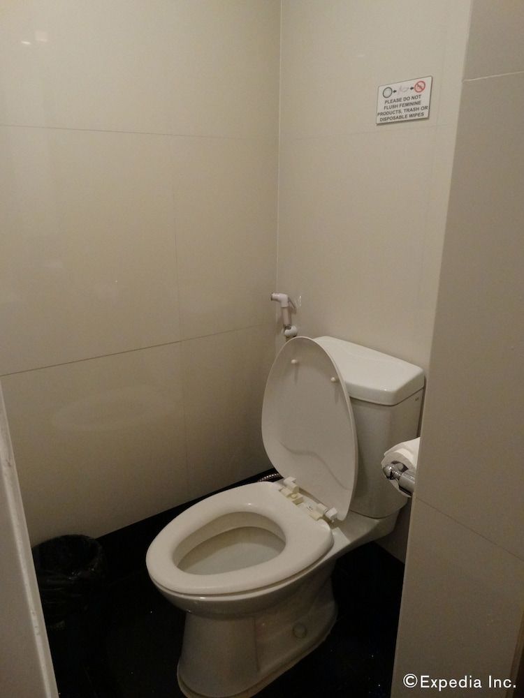 Blueberry Tourist Hotel Deluxe Queen Room 7