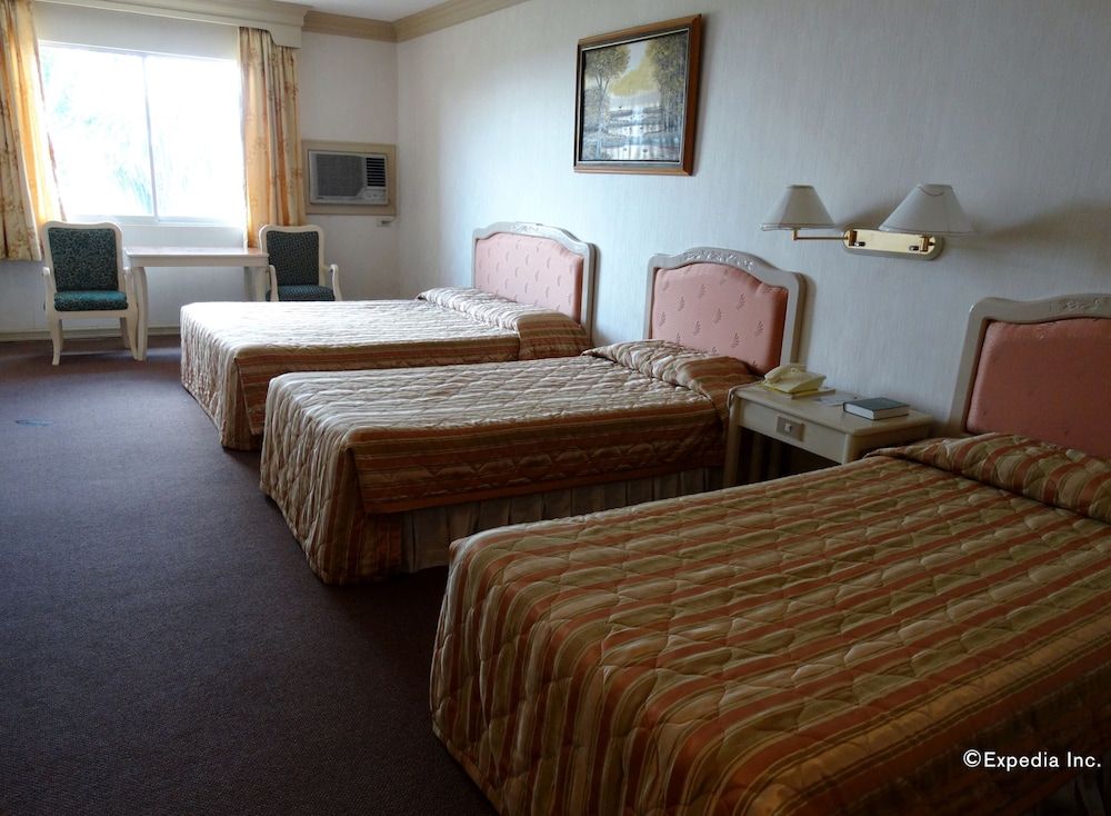 Orange Grove Hotel Family Suite