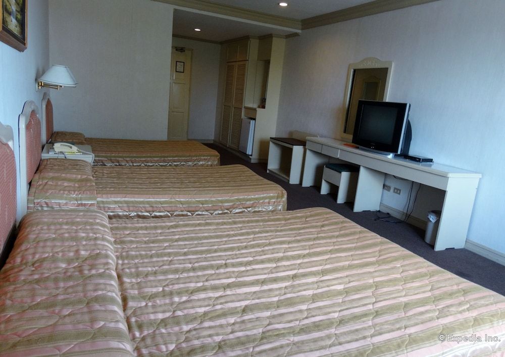 Orange Grove Hotel Family Suite 2