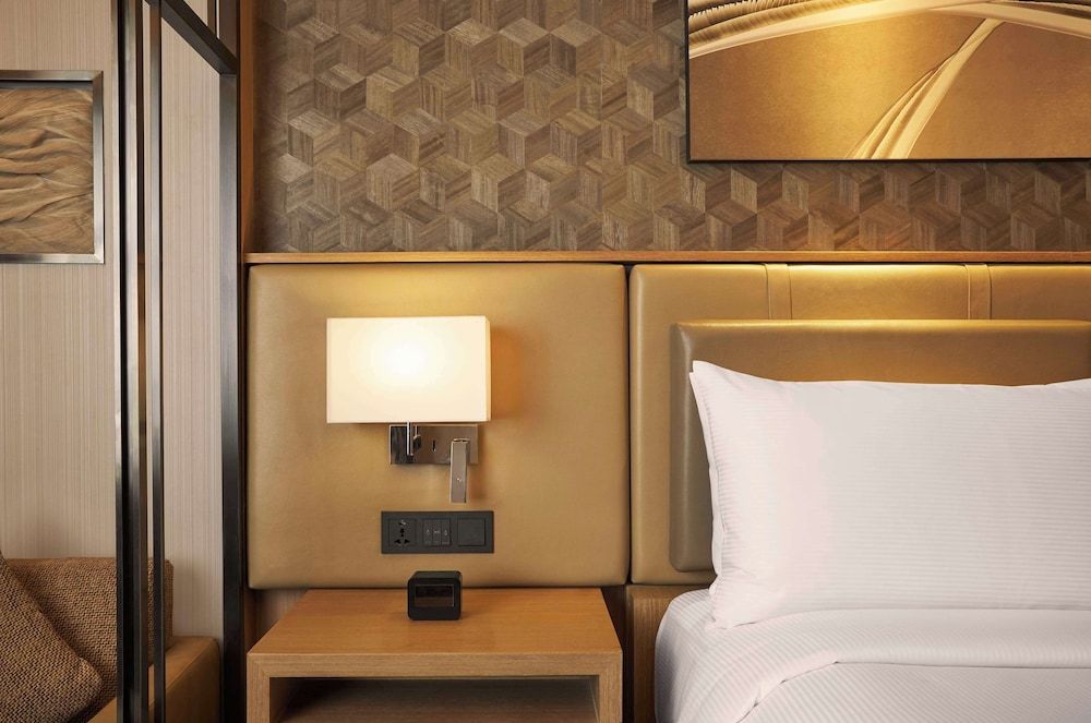 Hilton Manila Newport World Resorts Room, 1 King Bed 3