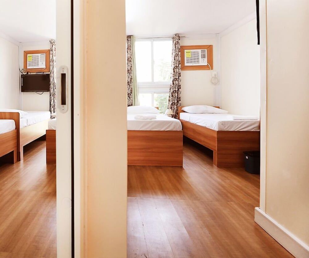 Aerostop Hotel & Restaurant Family Room