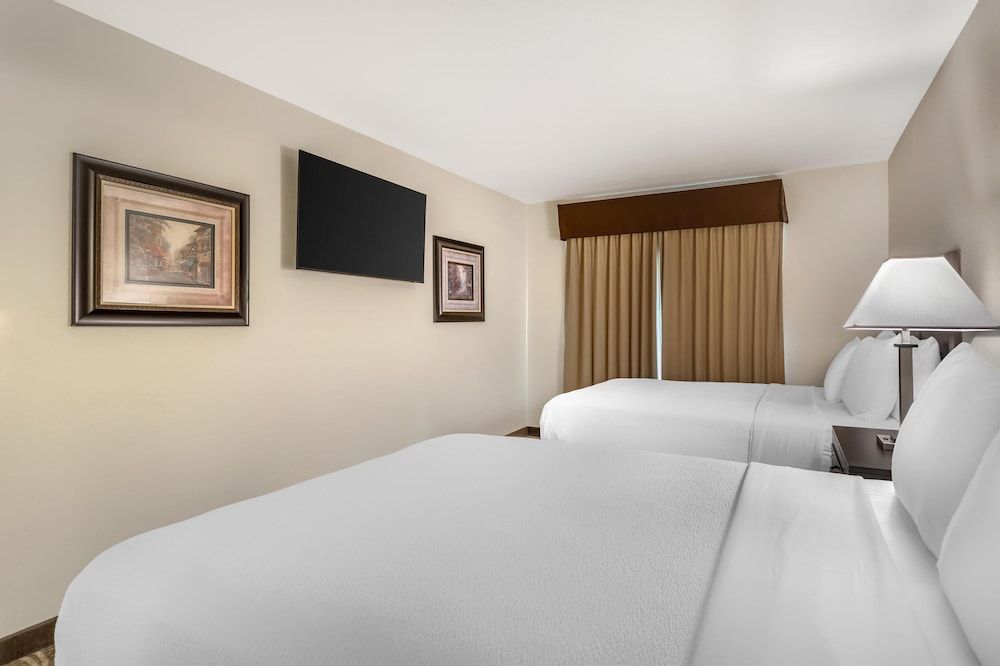 Suite, 2 Queen Beds, Non Smoking, Refrigerator & Microwave